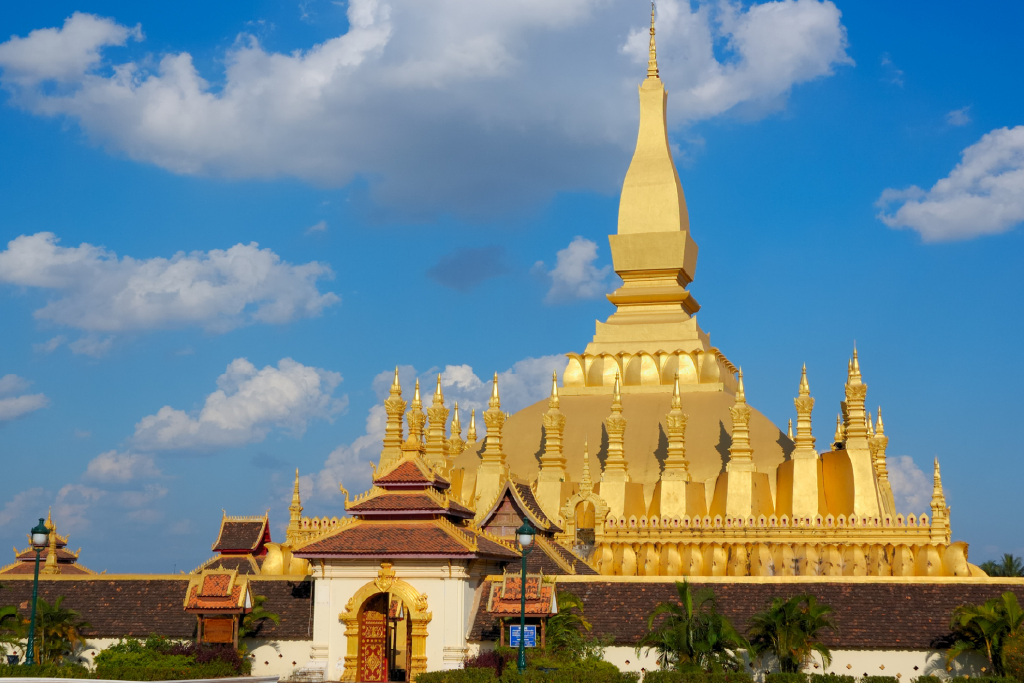 金碧輝煌的塔鑾建築。